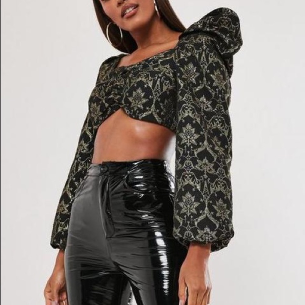 ✨Missguided 
Brocade Puff Sleeve Ruched Front Crop 🖤💛